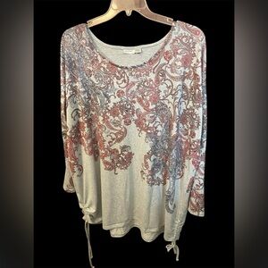 AVENUE NWOT -Size 26/28 Paisley Print Top